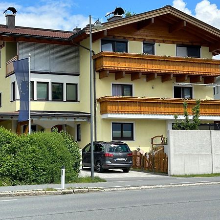 Ferienwohnung Haus Laubreuter Kaprun Exterior foto