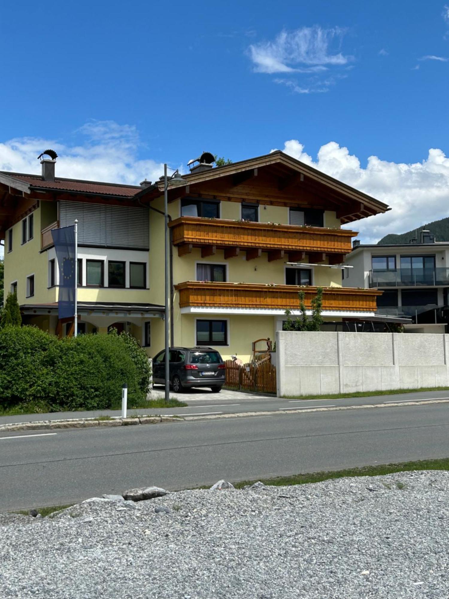 Ferienwohnung Haus Laubreuter Kaprun Exterior foto