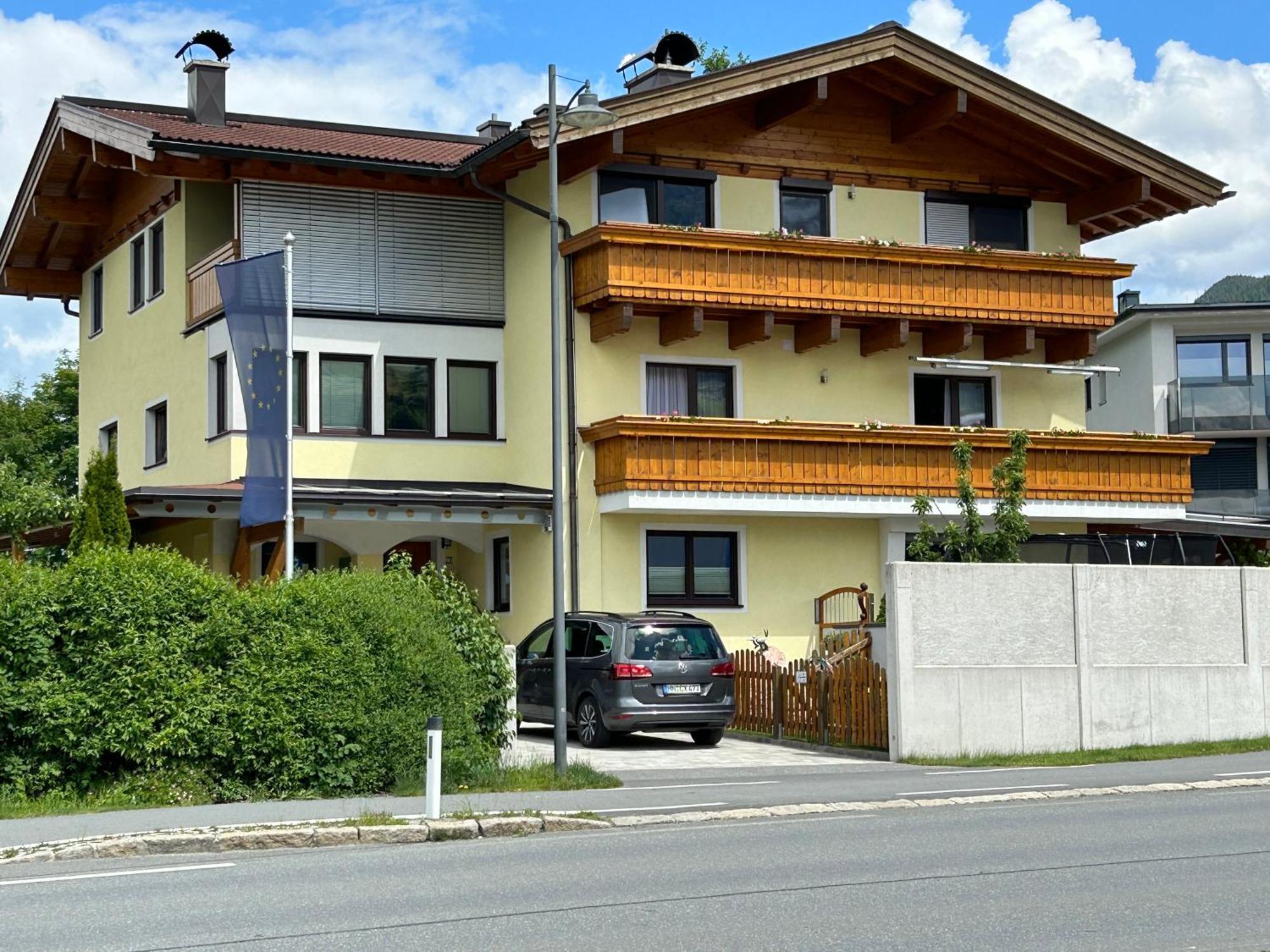 Ferienwohnung Haus Laubreuter Kaprun Exterior foto