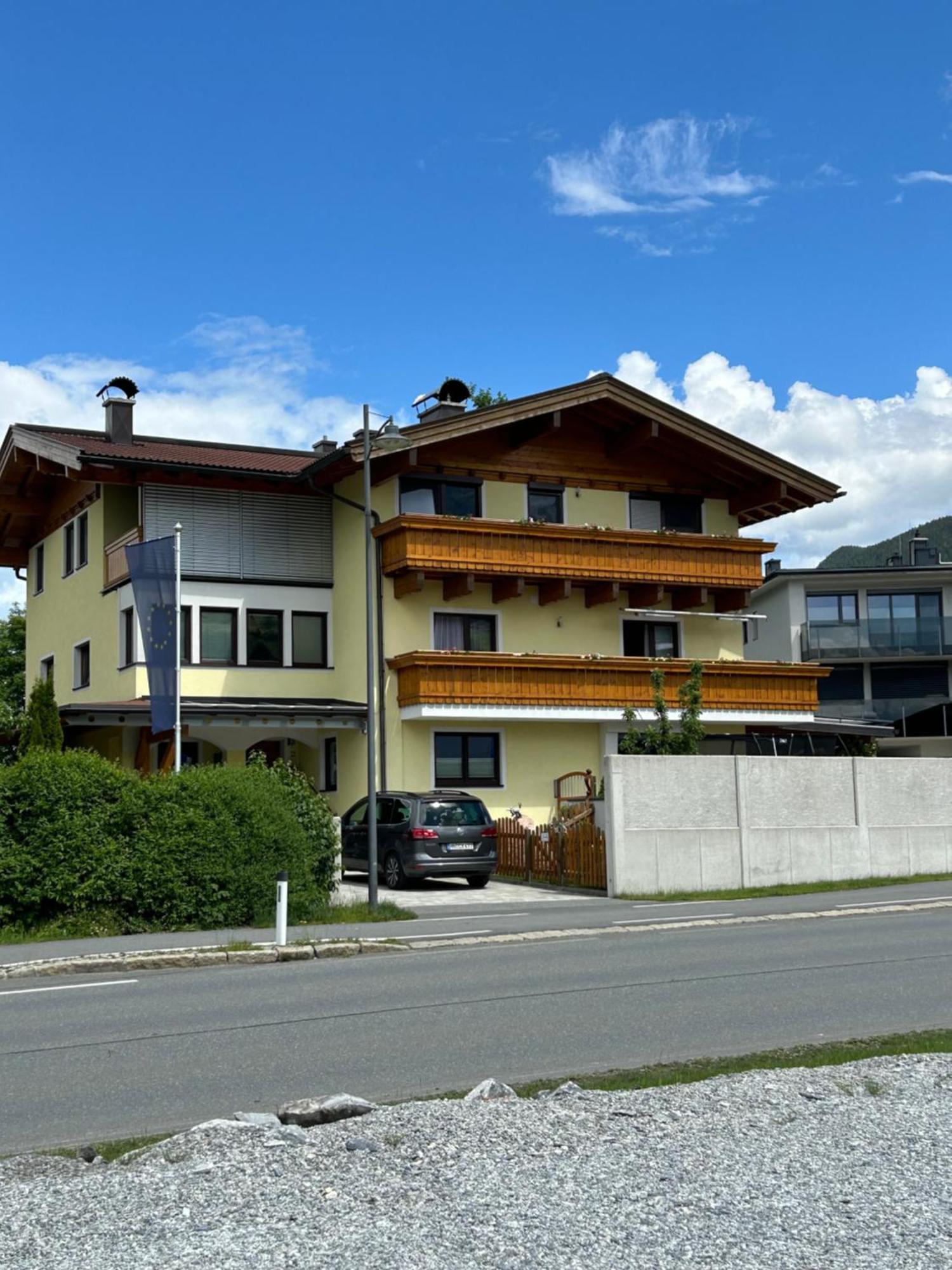Ferienwohnung Haus Laubreuter Kaprun Exterior foto